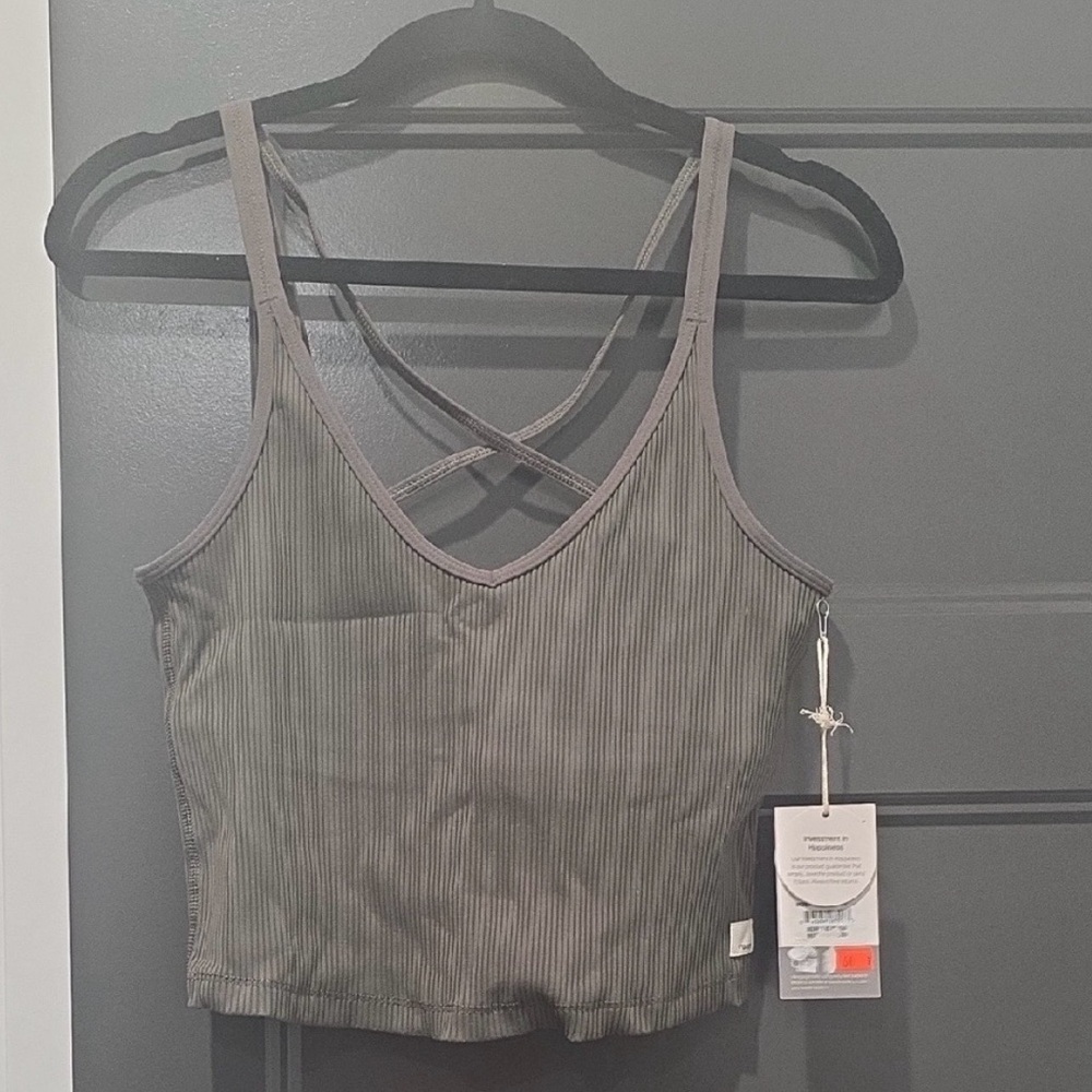#27 Vuori Gray Ribbed Crop Tank Top